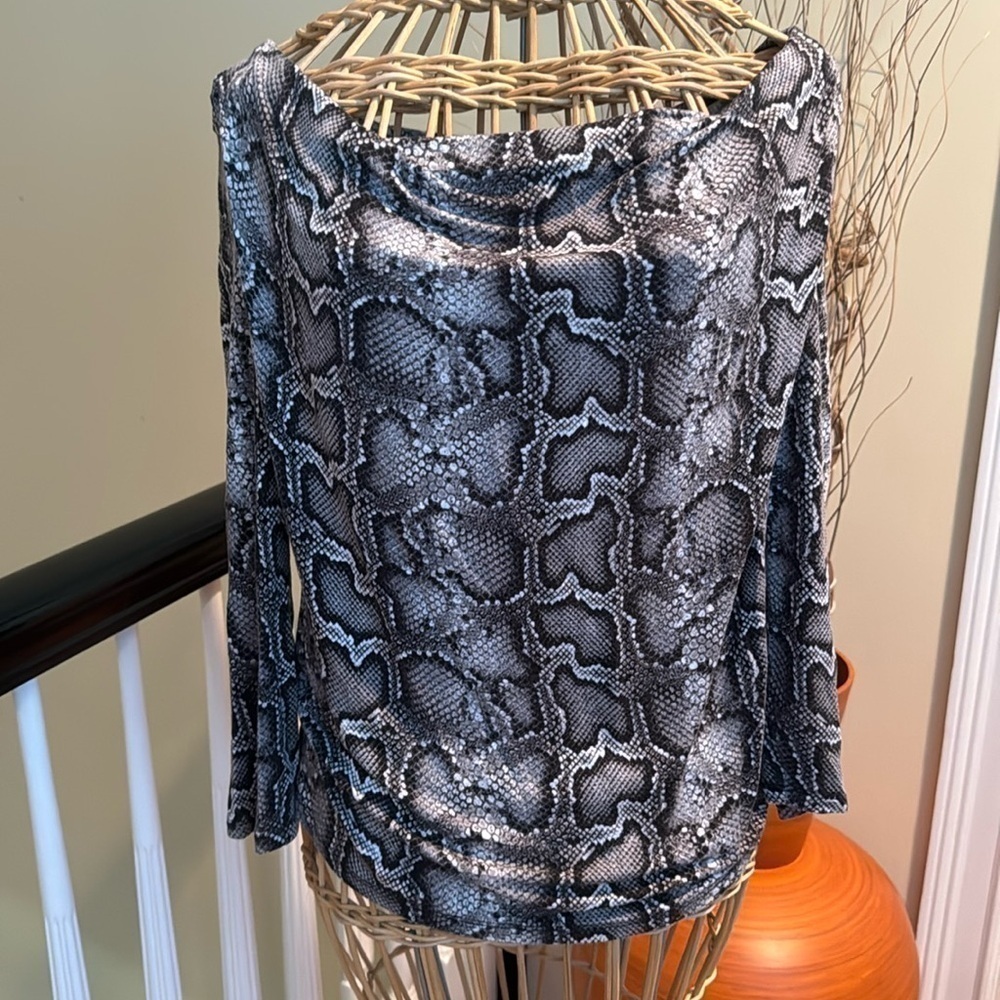 Michael Kors ⭐️snake skin print in black gray and white